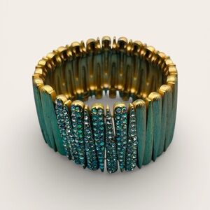 Elegant Gold Stretch Bracelet